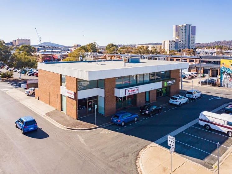 Click to view all images Ground Unit 2/7-11 Botany Street Phillip ACT 2606 - Image 1