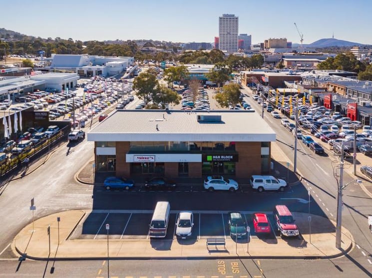 Click to view all images Ground Unit 2/7-11 Botany Street Phillip ACT 2606 - Image 2