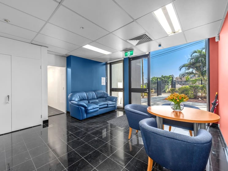 Click to view all images 2/414 Upper Roma Street Brisbane City QLD 4000 - Image 3