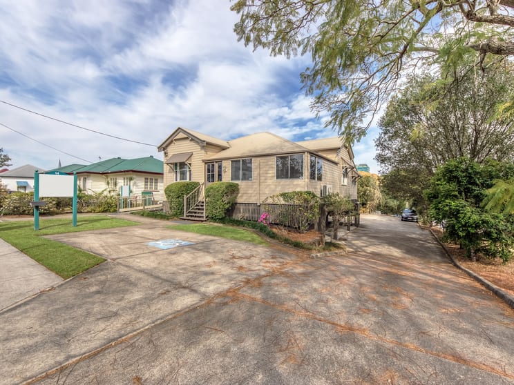 Click to view all images 14 Mortimer Street Ipswich QLD 4305 - Image 2