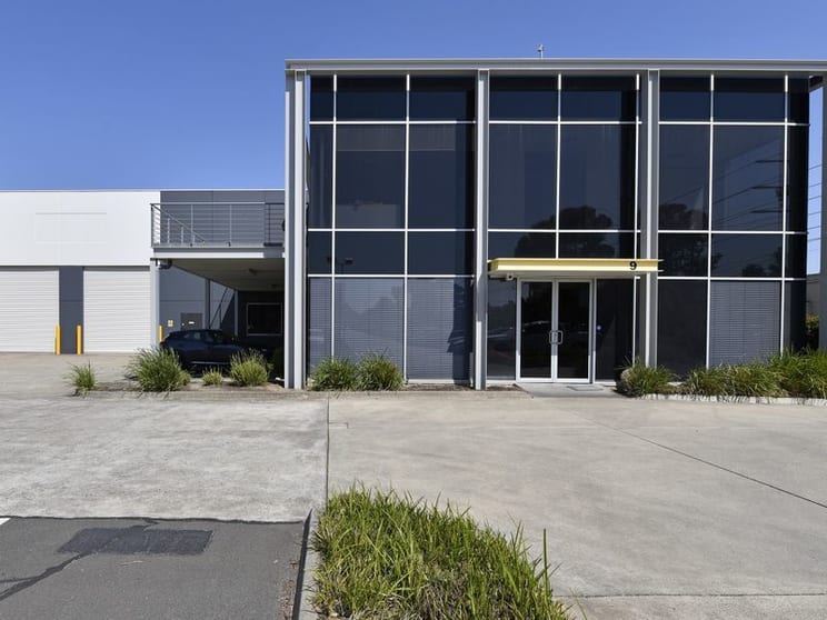 Click to view all images 9/8 Garden Road Clayton VIC 3168 - Image 2