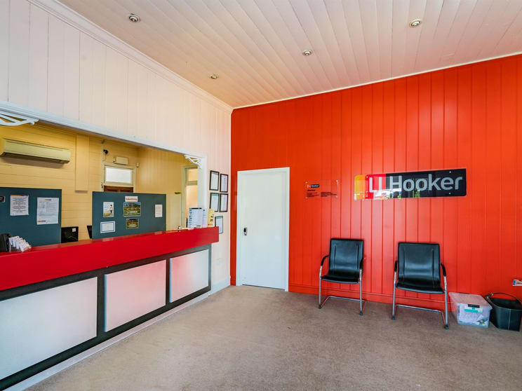 Click to view all images 81 Albion Street Warwick QLD 4370 - Image 3