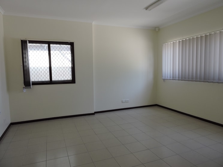 Click to view all images 100 Adelaide Road Murray Bridge SA 5253 - Image 3