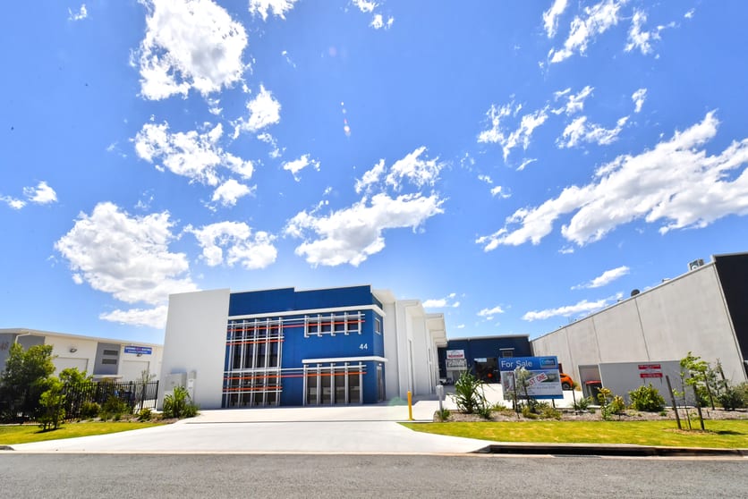 Click to view all images Unit 5/44 Lysaght Street Coolum Beach QLD 4573 - Image 3