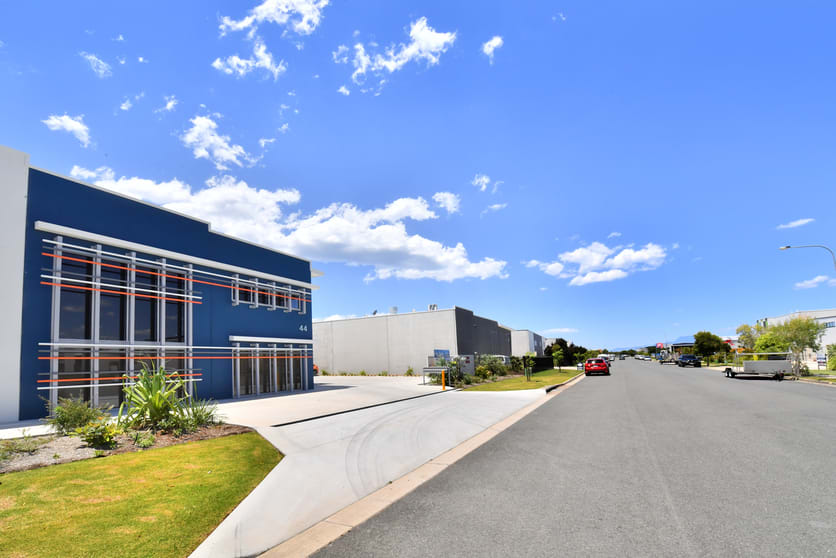 Click to view all images Unit 5/44 Lysaght Street Coolum Beach QLD 4573 - Image 1