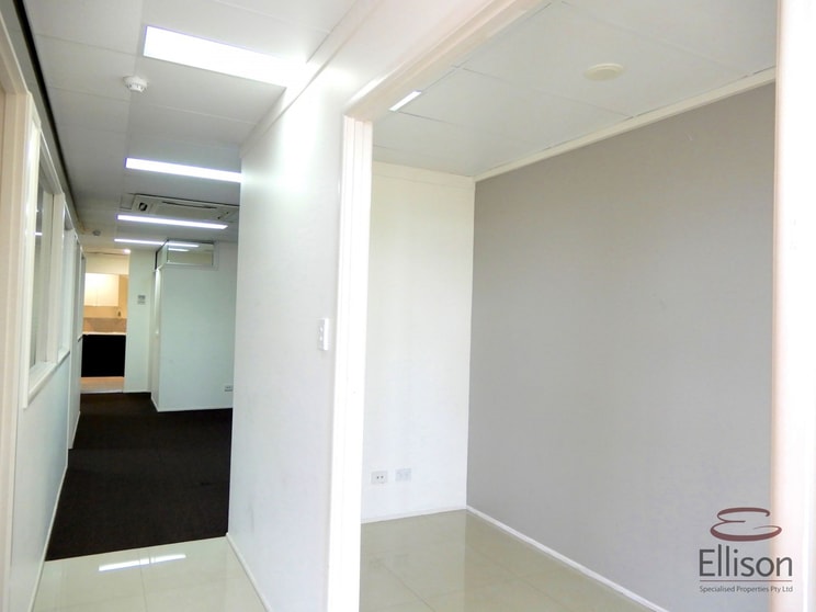 Click to view all images 7/6 Vanessa Boulevard Springwood QLD 4127 - Image 3