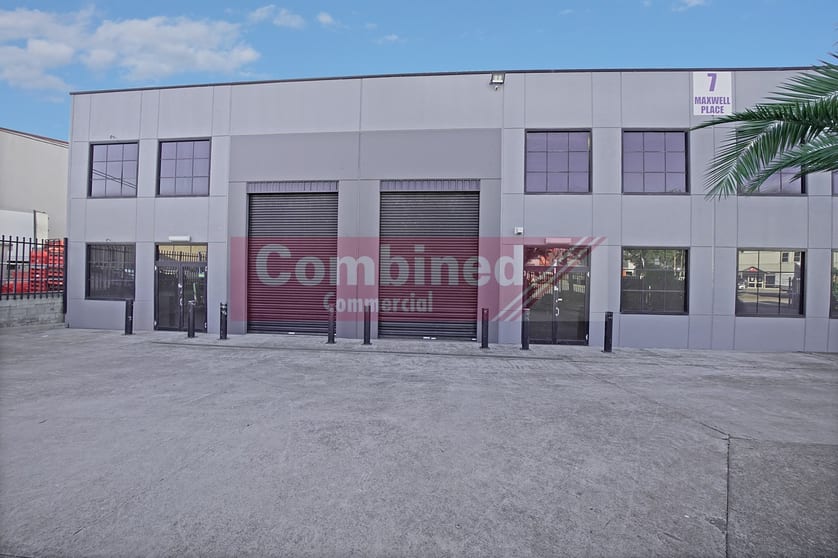 Click to view all images 1 & 2/7 Maxwell Place Narellan NSW 2567 - Image 1