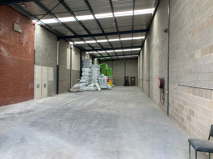 Click to view all images 2/3 Tower Court Noble Park VIC 3174 - Image 3