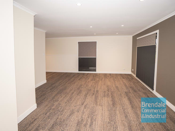 Click to view all images Unit 1/111 Samsonvale Rd Strathpine QLD 4500 - Image 3
