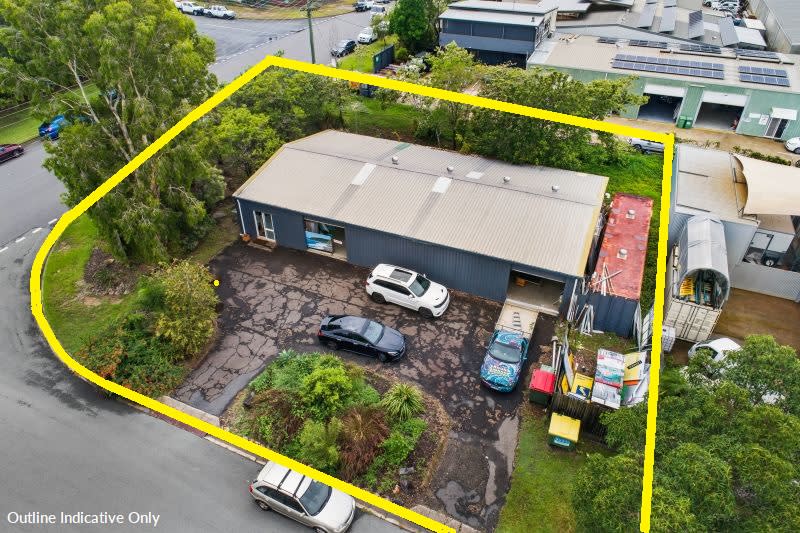 Click to view all images 6 Leo Alley Road Noosaville QLD 4566 - Image 1