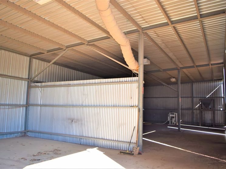 Click to view all images 20-22 Matthews Street Parkes NSW 2870 - Image 3