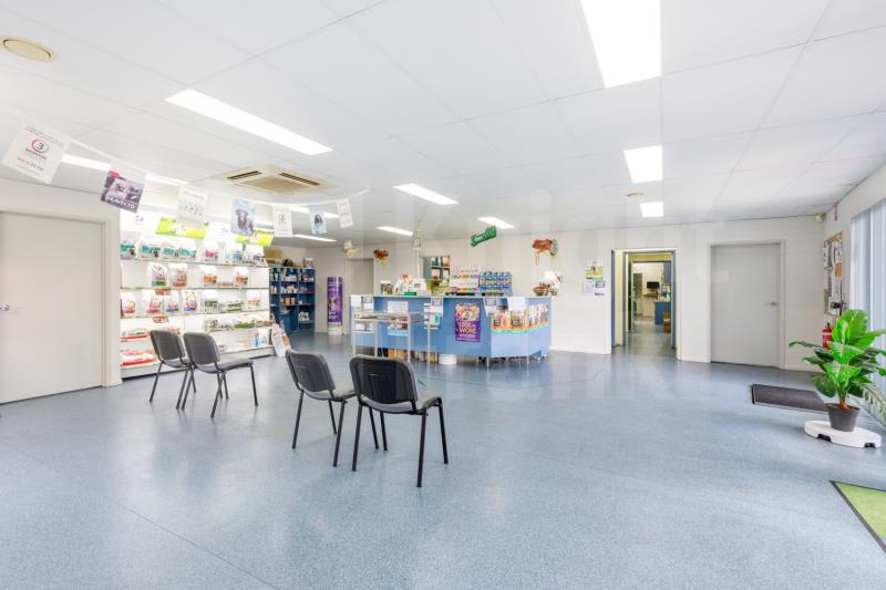Click to view all images 384 Dean Street Frenchville QLD 4701 - Image 2