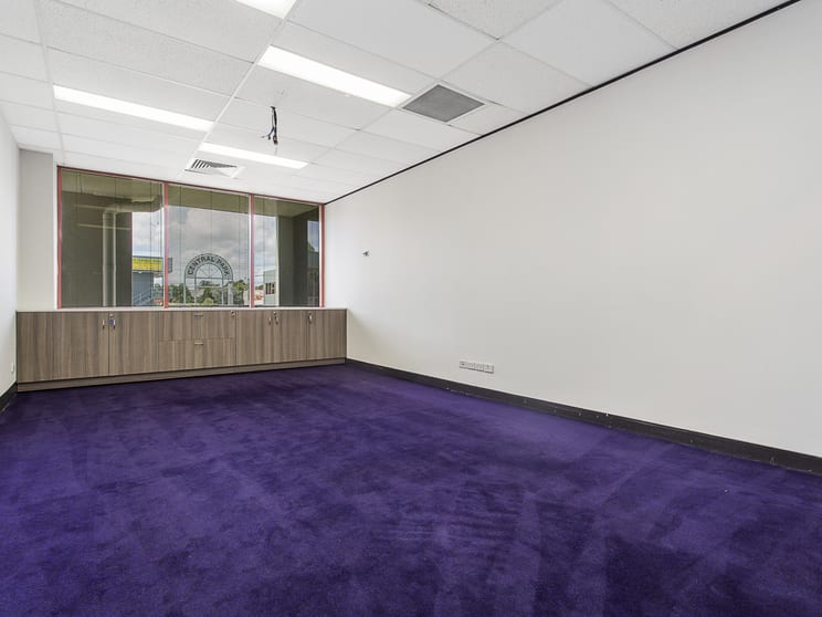 Click to view all images Unit 2/1-3 Central Avenue Thornleigh NSW 2120 - Image 2