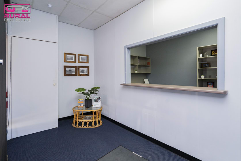 Click to view all images 57-59 East Street Narrandera NSW 2700 - Image 3