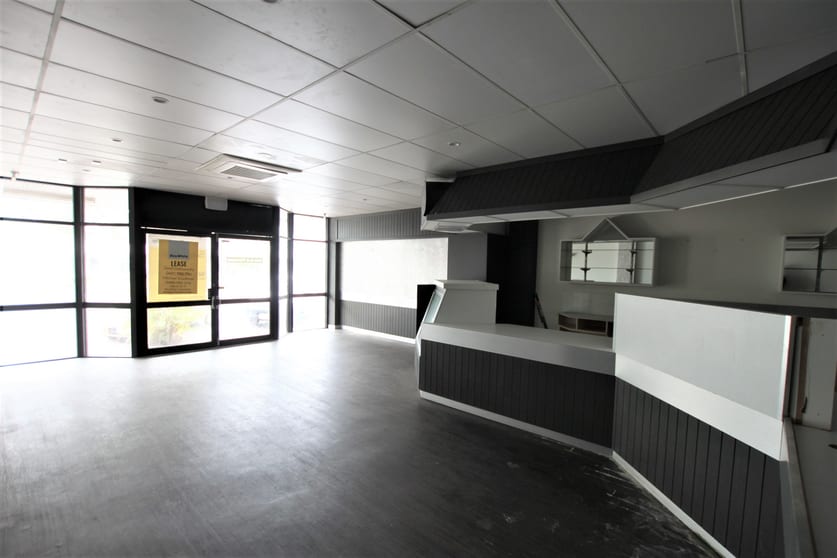 Click to view all images 2/172 Brisbane Road Mooloolaba QLD 4557 - Image 3