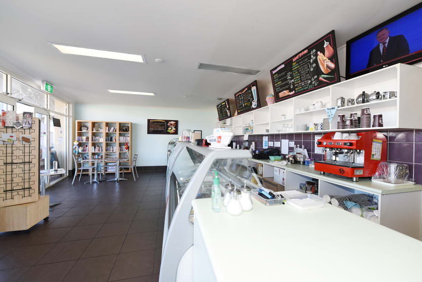 Click to view all images 3/185 Jacobs Drive Sussex Inlet NSW 2540 - Image 3