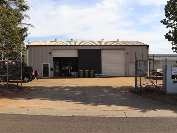 Click to view all images Tenancy 1/7 Progress Court Harlaxton QLD 4350 - Image 2