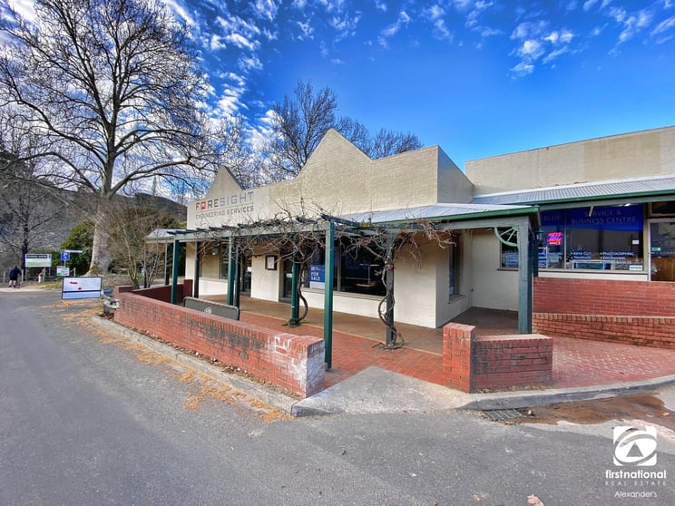 Click to view all images 2E Star Road Bright VIC 3741 - Image 3