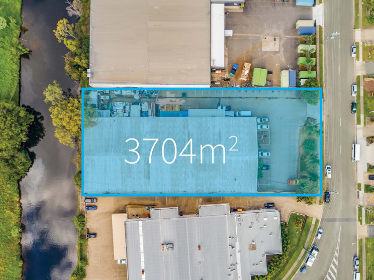 Click to view all images 15 Strathaird Road Bundall QLD 4217 - Image 3