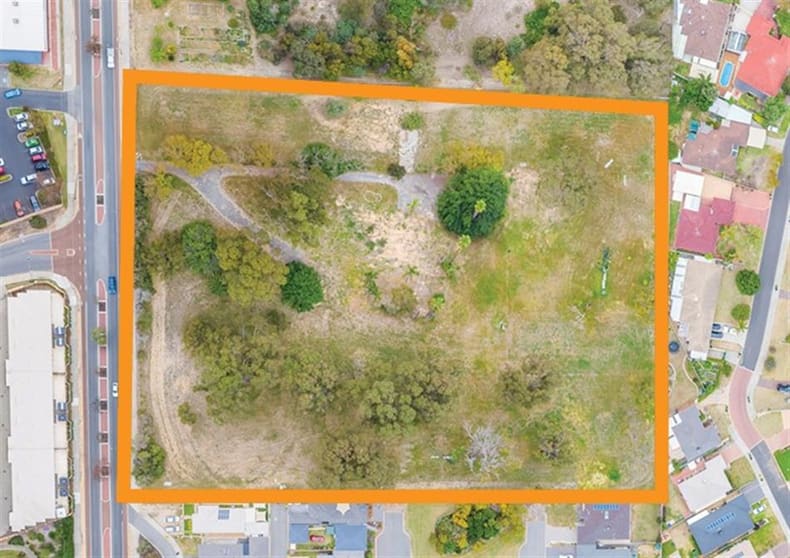 Click to view all images 42-52 Lakes Road Greenfields WA 6210 - Image 2