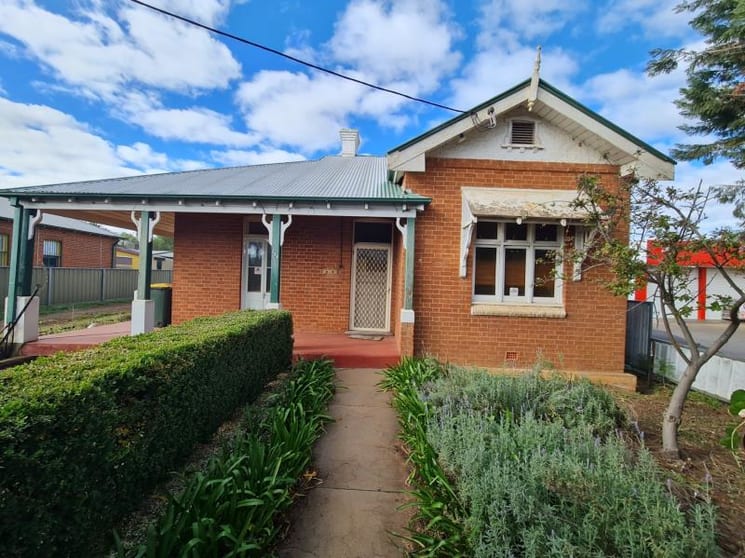 Click to view all images 135 Cobra Street Dubbo NSW 2830 - Image 2