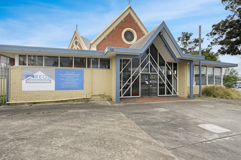 Click to view all images 239 Main Street Bairnsdale VIC 3875 - Image 3