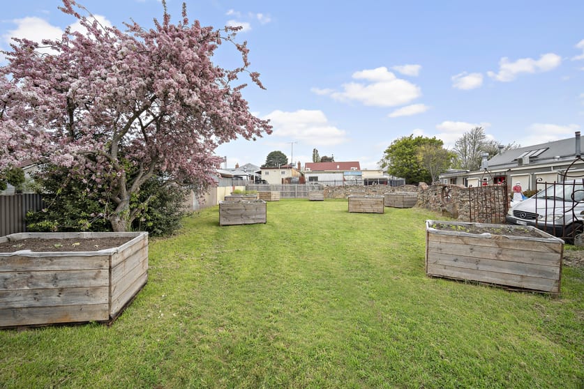 Click to view all images 7 Albert Street Trentham VIC 3458 - Image 3