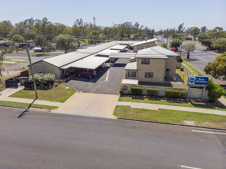 Click to view all images 5-7 Bowen Street Roma QLD 4455 - Image 2