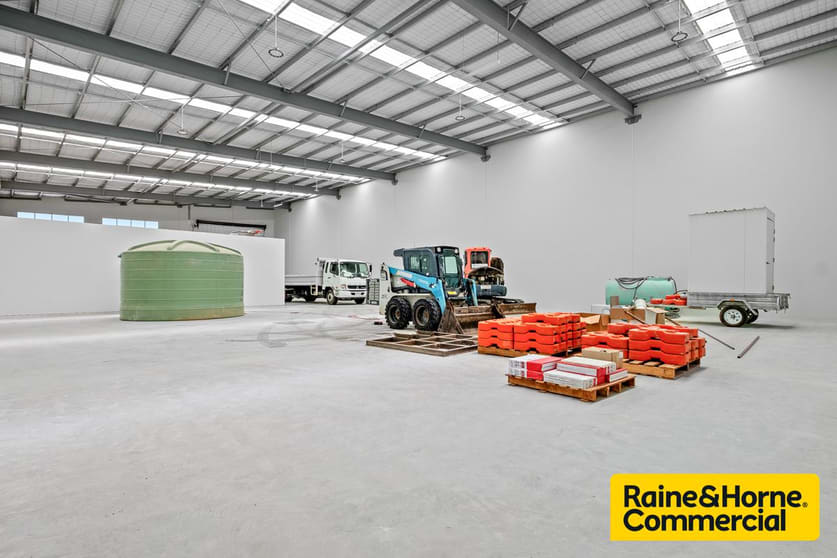 Click to view all images 3/225 Leitchs Road Brendale QLD 4500 - Image 1