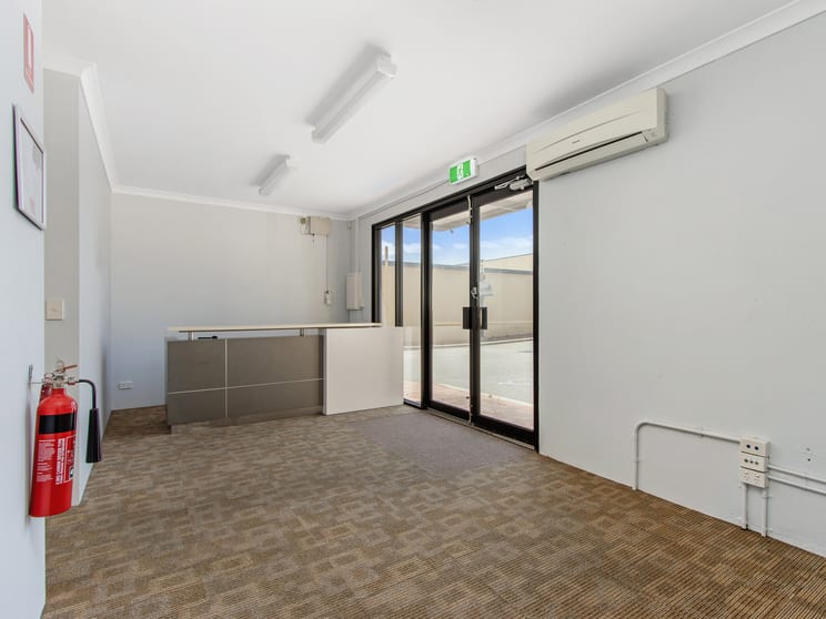 4/33 Thornborough Road Greenfields WA 6210 - Image 3