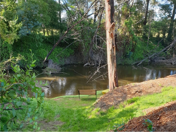Click to view all images 8 Rose Street Heyfield VIC 3858 - Image 2