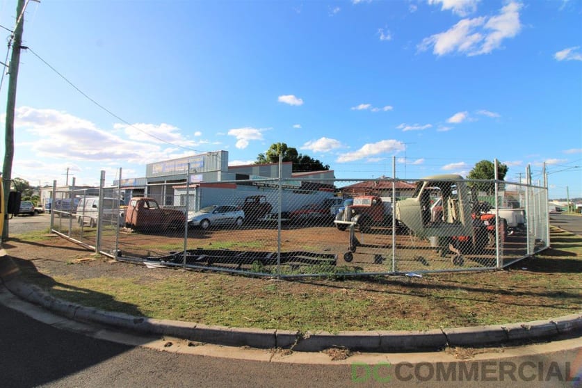 11 Robertson Street South Toowoomba QLD 4350 - Image 1