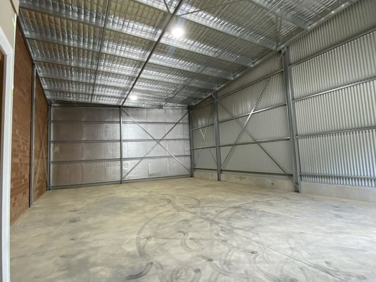 Click to view all images Unit 15/5 Ralston Drive Orange NSW 2800 - Image 2