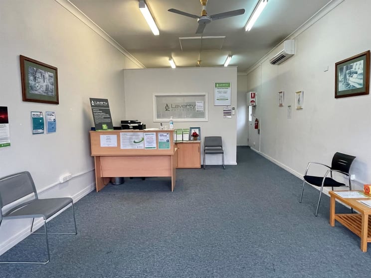 Click to view all images 33 Bridge St Uralla NSW 2358 - Image 2
