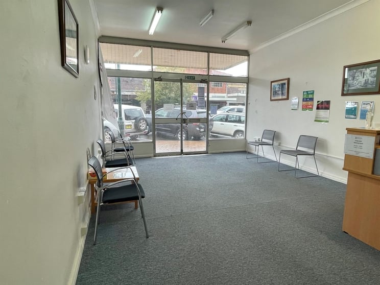 Click to view all images 33 Bridge St Uralla NSW 2358 - Image 3