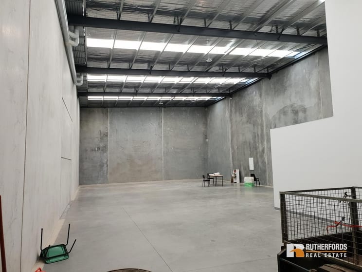 Click to view all images 31 Dexter Drive Epping VIC 3076 - Image 2