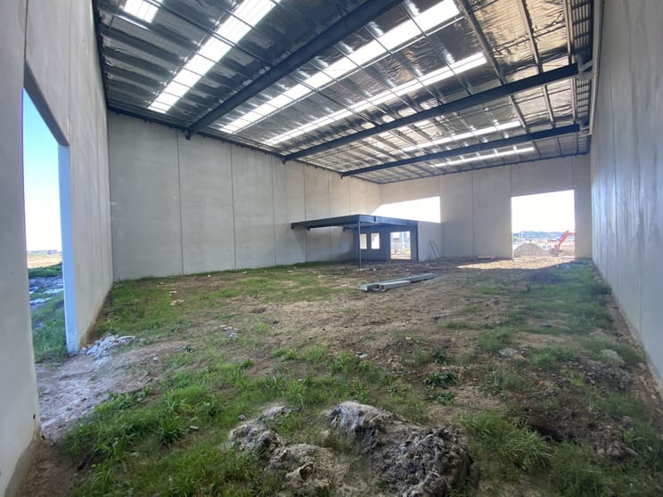 Click to view all images 1-8/16 Sugar Gum Court Braeside VIC 3195 - Image 3