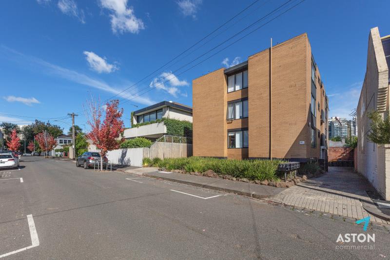 Click to view all images 37 Hope Street South Yarra VIC 3141 - Image 2