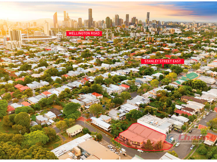 Click to view all images 61 Didsbury Street East Brisbane QLD 4169 - Image 3