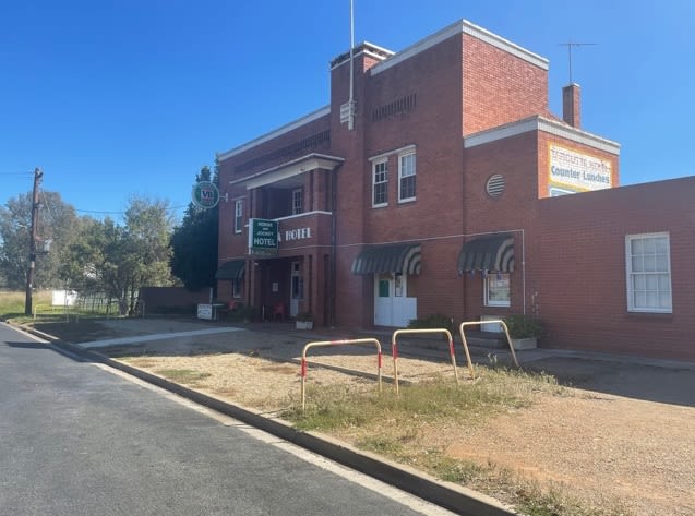 Click to view all images 4504 Hume Highway Tarcutta NSW 2652 - Image 1