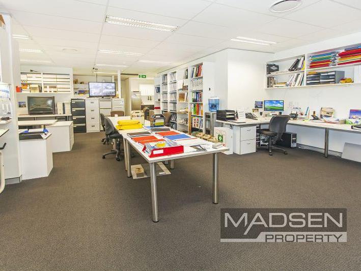 Click to view all images 7/120 Bluestone Circuit Seventeen Mile Rocks QLD 4073 - Image 3
