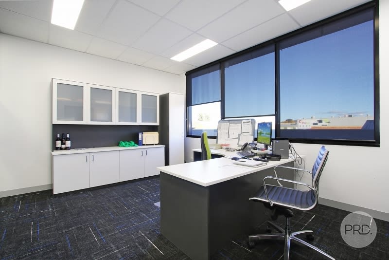 Click to view all images 4/526 Macauley Street Albury NSW 2640 - Image 2