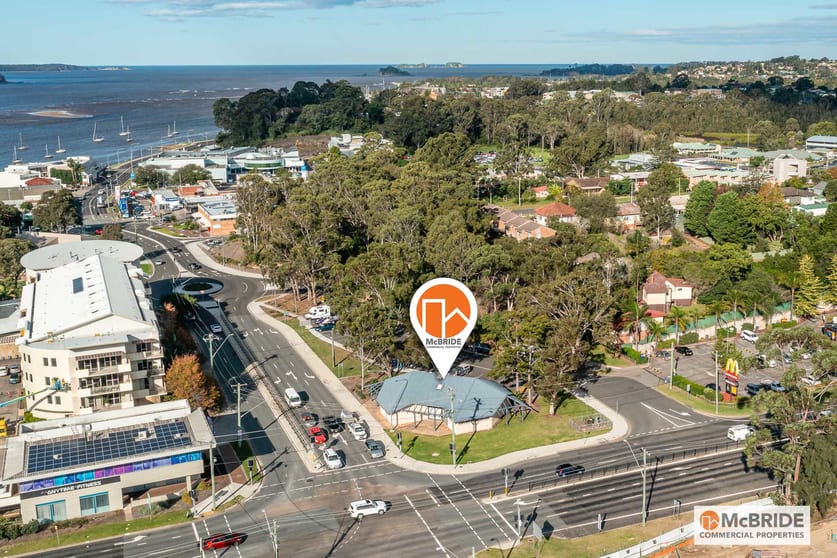 Click to view all images 2a Beach Road Batemans Bay NSW 2536 - Image 1