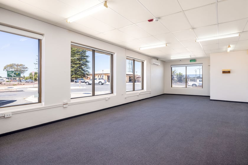 Click to view all images 11 McKenzie Street Ceduna SA 5690 - Image 2