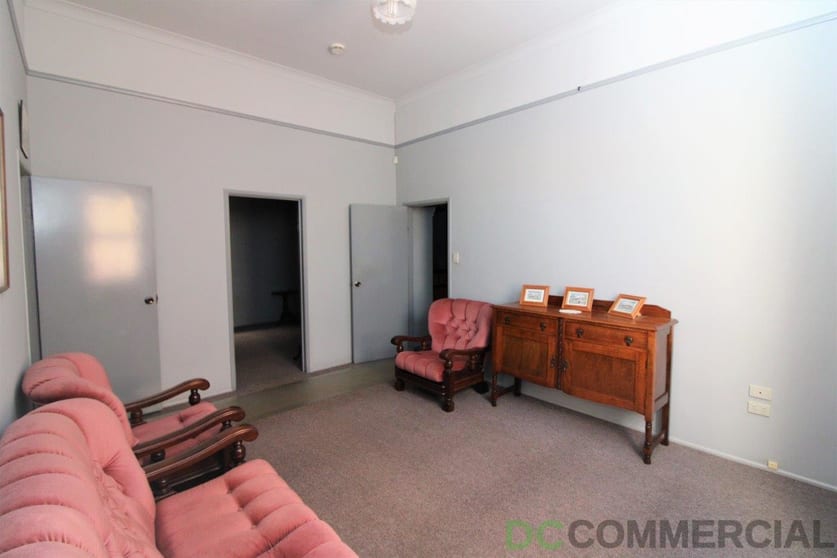 Click to view all images 230 Ruthven Street North Toowoomba QLD 4350 - Image 2