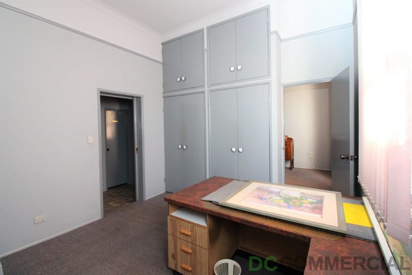 Click to view all images 230 Ruthven Street North Toowoomba QLD 4350 - Image 3