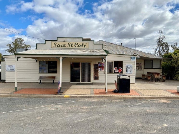 Click to view all images 15 Sara Street Meandarra QLD 4422 - Image 1