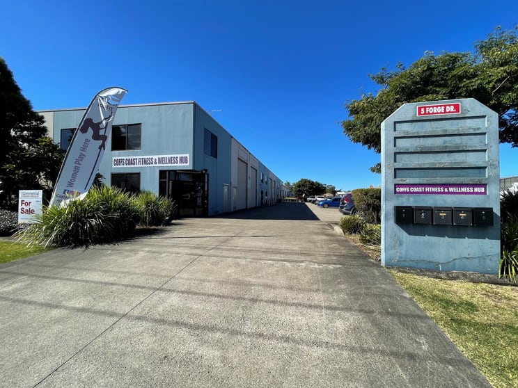 Click to view all images Unit 4/5 Forge Drive North Boambee Valley NSW 2450 - Image 1
