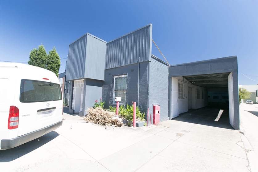 Click to view all images 35 Lakeside Avenue Reservoir VIC 3073 - Image 1