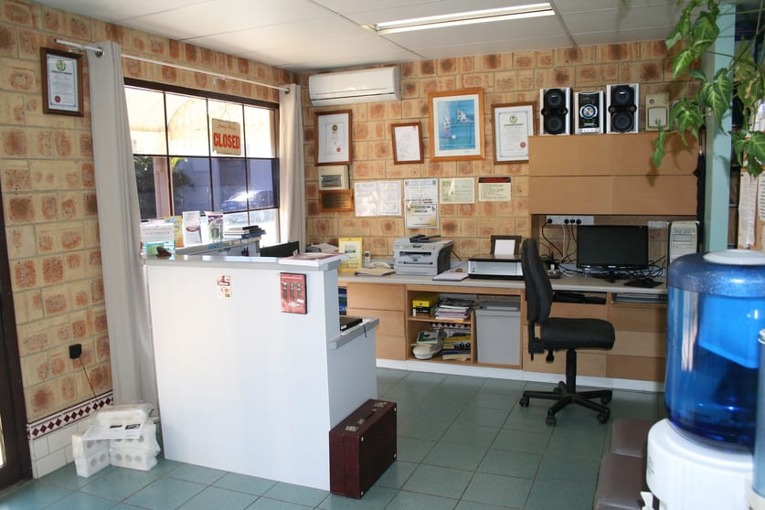 Shop 5/220 Walker St Svensson Heights QLD 4670 - Image 3